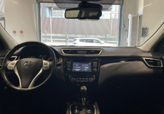 Подержанный автомобиль Nissan Qashqai 2014 года (11 фото)