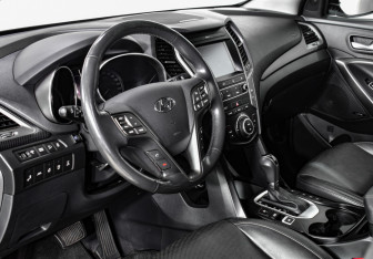 Подержанный автомобиль Hyundai Santa Fe 2017 года (15 фото)