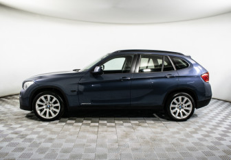 Подержанный автомобиль BMW X1 2012 года (8 фото)