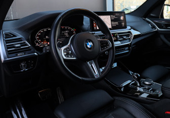 Подержанный автомобиль BMW X3 2022 года (19 фото)