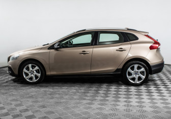Подержанный автомобиль Volvo V40 Hatchback 2013 года (8 фото)