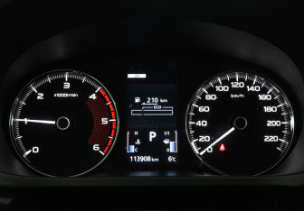 Подержанный автомобиль Mitsubishi Pajero Sport 2017 года (9 фото)