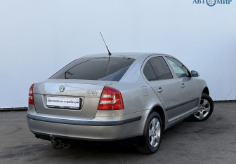 Подержанный автомобиль Skoda Octavia Liftback 2008 года (5 фото)