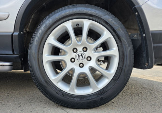 Подержанный автомобиль Honda CR-V 2007 года (19 фото)
