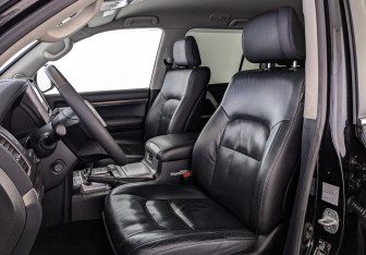 Подержанный автомобиль Toyota Land Cruiser Suv 2016 года (20 фото)