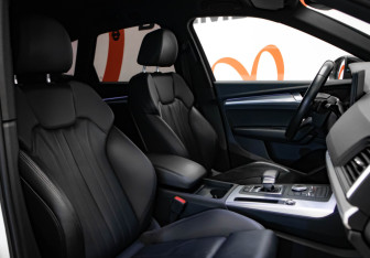 Подержанный автомобиль Audi Q5 2018 года (33 фото)