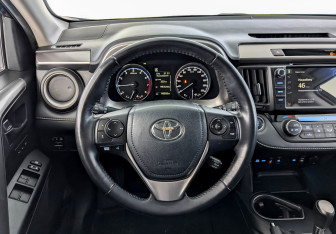 Подержанный автомобиль Toyota RAV4 2019 года (22 фото)