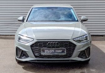 Подержанный автомобиль Audi A4 Sedan 2022 года (2 фото)