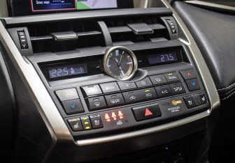 Подержанный автомобиль Lexus NX 2016 года (19 фото)