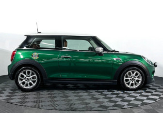 Подержанный автомобиль MINI Hatch 2020 года (4 фото)