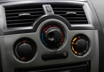 Подержанный автомобиль Renault Megane Sedan 2005 года (17 фото)