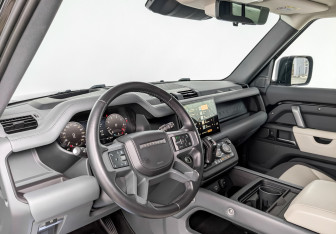 Подержанный автомобиль Land Rover Defender Suv 2024 года (16 фото)