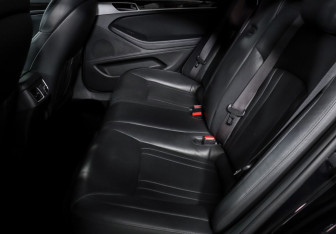 Подержанный автомобиль Hyundai Genesis 2016 года (10 фото)