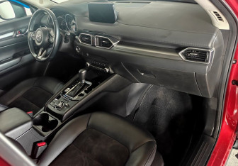 Подержанный автомобиль Mazda CX-5 2020 года (11 фото)