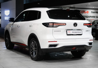 Подержанный автомобиль Changan UNI-S 2024 года (6 фото)