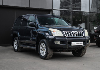 Подержанный автомобиль Toyota Land Cruiser Prado 2004 года (3 фото)