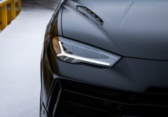 Подержанный автомобиль Lamborghini Urus 2023 года (14 фото)