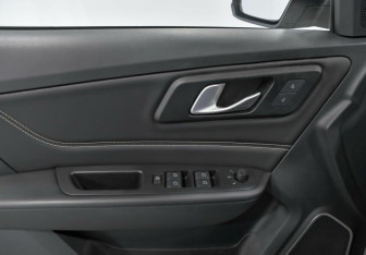 Подержанный автомобиль FAW Besturn X40 2019 года (12 фото)