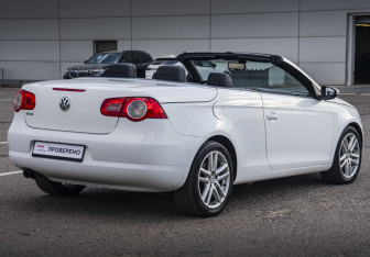 Подержанный автомобиль Volkswagen Eos 2010 года (5 фото)