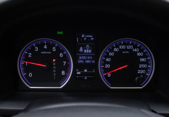 Подержанный автомобиль Honda CR-V 2011 года (12 фото)