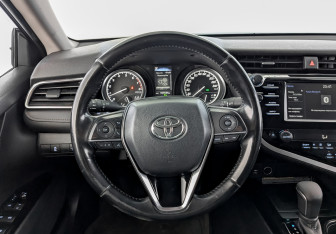 Подержанный автомобиль Toyota Camry Sedan 2019 года (22 фото)