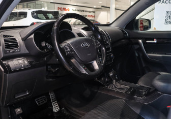 Подержанный автомобиль Kia Sorento 2019 года (17 фото)