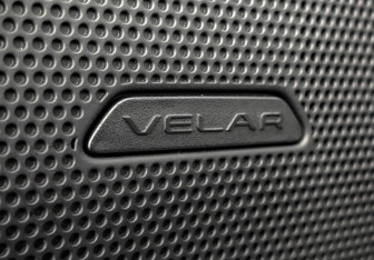 Подержанный автомобиль Land Rover Range Rover Velar 2020 года (26 фото)