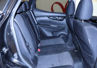 Подержанный автомобиль Nissan Qashqai 2016 года (21 фото)