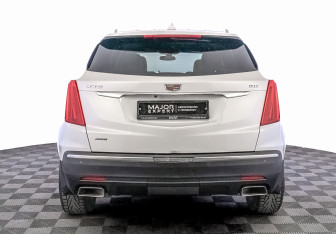 Подержанный автомобиль Cadillac XT5 2016 года (6 фото)