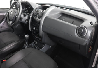 Подержанный автомобиль Renault Duster 2019 года (10 фото)