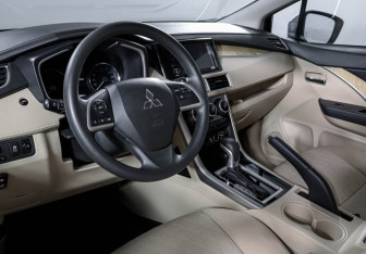 Подержанный автомобиль Mitsubishi Xpander 2022 года (14 фото)