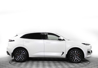 Подержанный автомобиль Changan UNI-K 2023 года (3 фото)