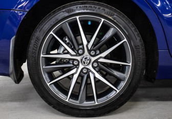 Подержанный автомобиль Toyota Camry Sedan 2021 года (24 фото)