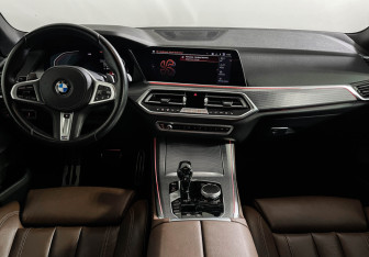 Подержанный автомобиль BMW X5 2019 года (12 фото)