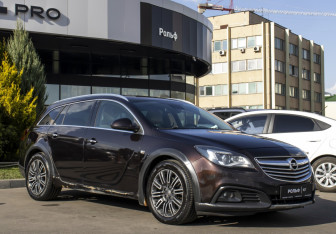 Подержанный автомобиль Opel Insignia Wagon 2014 года (3 фото)