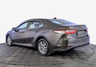 Подержанный автомобиль Toyota Camry Sedan 2019 года (7 фото)