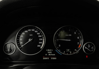 Подержанный автомобиль BMW X3 2014 года (12 фото)