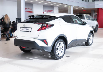 Новый Toyota C-HR 2023 (6 фото)