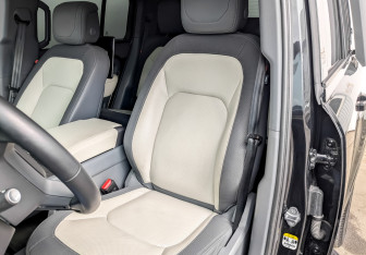 Подержанный автомобиль Land Rover Defender Suv 2024 года (20 фото)