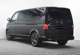 Подержанный автомобиль Volkswagen Multivan 2012 года (3 фото)