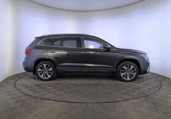 Подержанный автомобиль Jetta VS7 2023 года (4 фото)