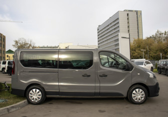 Подержанный автомобиль Renault Trafic 2019 года (4 фото)