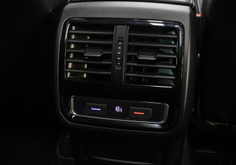 Подержанный автомобиль Volkswagen Passat Wagon 2019 года (22 фото)