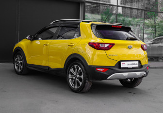 Подержанный автомобиль Kia Stonic 2018 года (6 фото)