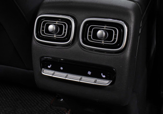 Подержанный автомобиль Jaecoo J8 2024 года (22 фото)