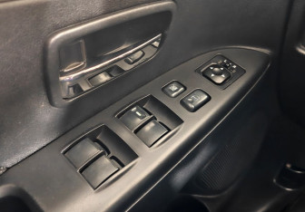 Подержанный автомобиль Citroen C4 Aircross 2012 года (15 фото)