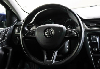 Подержанный автомобиль Skoda Rapid Liftback 2017 года (11 фото)