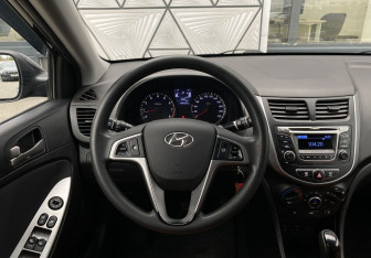 Подержанный автомобиль Hyundai Solaris Sedan 2016 года (14 фото)