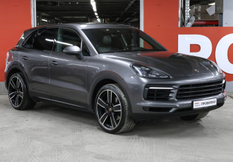 Подержанный автомобиль Porsche Cayenne 2019 года (3 фото)