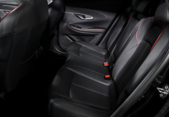 Подержанный автомобиль Changan UNI-T 2024 года (10 фото)